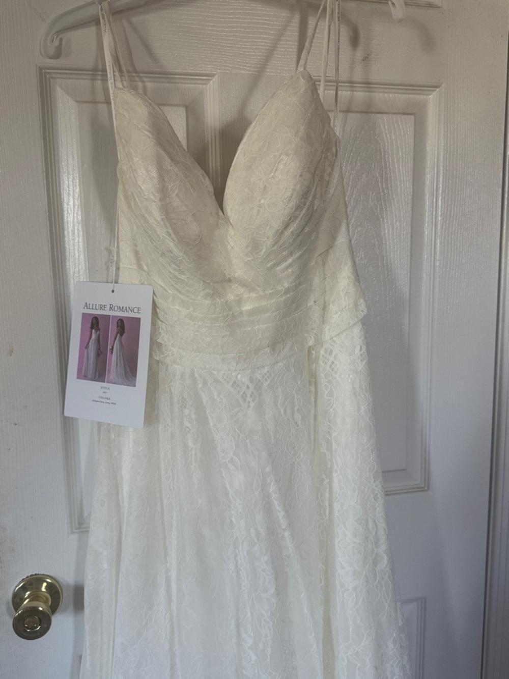 Allure Bridals Ivory Lace A-Line Wedding Dress